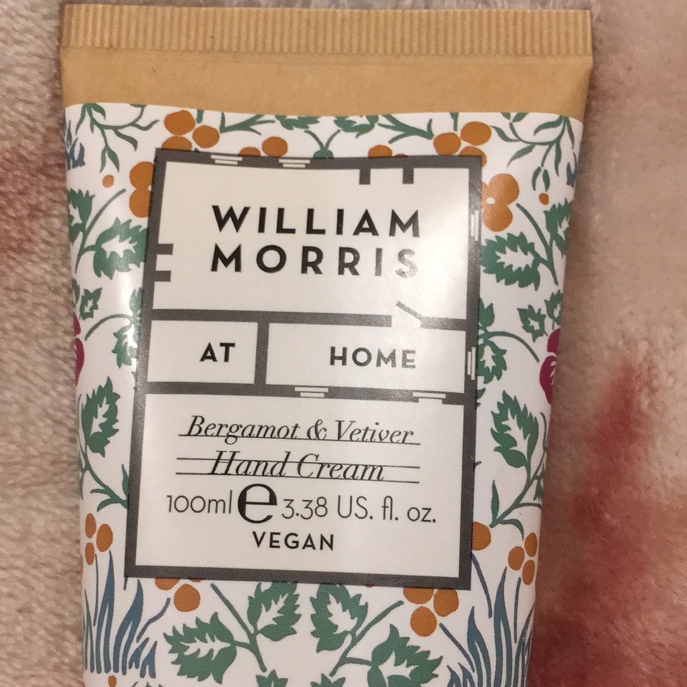 William Morris At Home Scented Bergamot Vetiver Hand Cream 3.38oz NWT - Picture 2 of 12